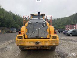 Volvo L220H wheel loader w/ lever control, bucket and sc