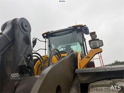 Volvo L220H wheel loader w/ lever control, bucket and sc