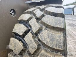 Volvo L220H wheel loader w/ lever control, bucket and sc