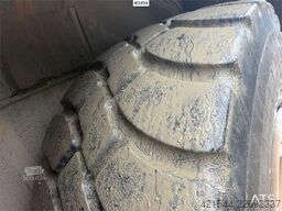 Volvo L220H wheel loader w/ lever control, bucket and sc