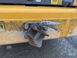 Volvo L220H wheel loader w/ lever control, bucket and sc
