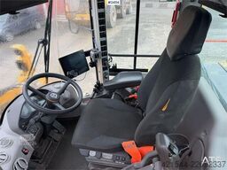Volvo L220H wheel loader w/ lever control, bucket and sc