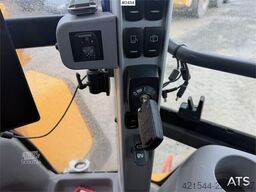 Volvo L220H wheel loader w/ lever control, bucket and sc