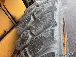 Volvo L90 wheel loader. WATCH VIDEO