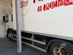 VOLVO FM 370 Kühlkoffer EEV mit Fleischacken *2010*