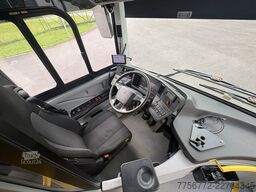 Volvo 8900