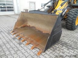JCB 427 AGT4F