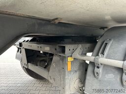 System Trailers - VeDeCar / Carrier Vector 1550 / Frigo / APK T...