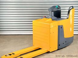 Jungheinrich Elektro Niederhubwagen mit Plattform -  Service Neu - Batterie 83% - 2,5t