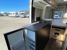 SUNLIGHT Camper Van Cliff 600 Entry