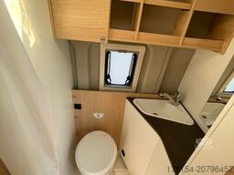 SUNLIGHT Camper Van Cliff 600 Entry