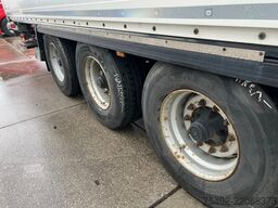 Krone SD / Closed Box / Dhollandia / 1x Lift Axle