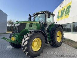 John Deere 6215R