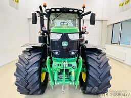 John Deere 6215R