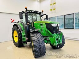 John Deere 6215R