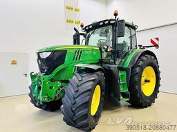 John Deere 6215R