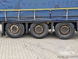 Schmitz Cargobull Curtainsider Mega
