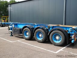 Groenewegen 3 Axle container chassis 20/30ft