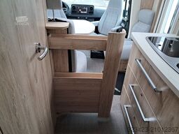 EURAMOBIL Profila T 676 EB Markise/SAT/TV/AHK/Solar/Navi