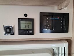 EURAMOBIL Profila RS 695 EB Mondial Prestige Solar TV/SAT