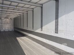 SCHMITZ CARGOBULL SKO 24/L FP 45 Multitemp/Doppelst./LBW 3to./Lift