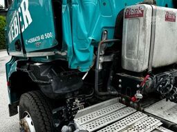 MERCEDES-BENZ Arocs 2142 4x4 Zugmaschine Euro 6 Bj 2017