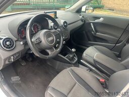 AUDI A1 1.2 TFSI 63kw*Teilleder*Klimaaut.*Xenon*Navi