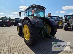 John Deere 6215 R