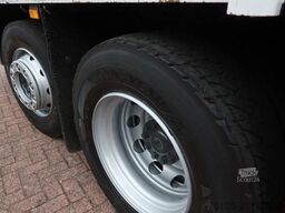 Mercedes-Benz ANTOS 2830 Kraanwagen open Laadbak Fassi F295 +...