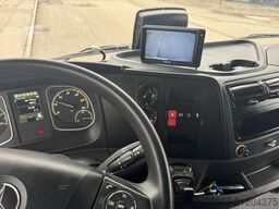 Mercedes-Benz Atego 923L 4-Fleisch-Rohrbahnen TK T-600