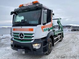 Mercedes-Benz Antos Hooklift – 260,000 km