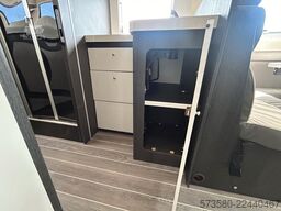 Roller Team Kronos 284M | Ford Transit 2.0 TDCi 165 PS Automatik | 5 Sitzplätze