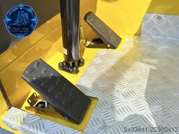 Combilift C3000 GAS TRIPLEX 6400 ONLY 953H CABIN