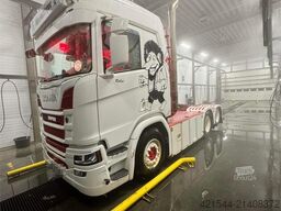 Scania R540 6x2 tractor unit. Stiholt body.