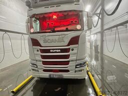 Scania R540 6x2 tractor unit. Stiholt body.