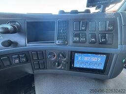 Volvo FM 300 6x6 WASTE 4 + CLEAN WATER 8 m3 / VACUUM ...