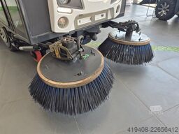 Johnston C200/201 - Sweeper - Like NEW!