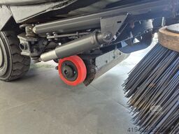 Johnston C200/201 - Sweeper - Like NEW!