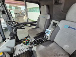 Johnston C200/201 - Sweeper - Like NEW!