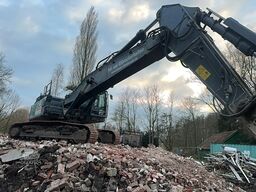 Hitachi ZX350 LCN-7 with 2 excavator buckets