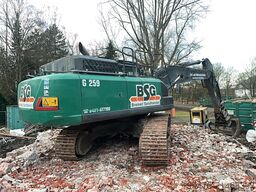 Hitachi ZX350 LCN-7 with 2 excavator buckets