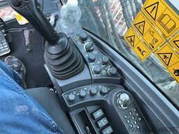 Hitachi ZX350 LCN-7 with 2 excavator buckets