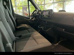 MERCEDES-BENZ eSprinter 320 Kasten PRO AHK/Navi/Rückfahrkamera