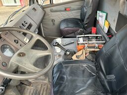 MERCEDES-BENZ 814 Atego mit Böcker Dachdecker Kran AK25-650