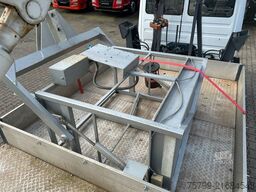 MERCEDES-BENZ 814 Atego mit Böcker Dachdecker Kran AK25-650