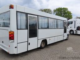 Mercedes-Benz 815 D 31 places!  Manual injection