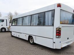 Mercedes-Benz 815 D 31 places!  Manual injection