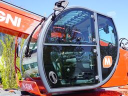 MAGNI RTH 5.26 telescopic loader / Range 26 m