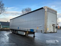 Schmitz Cargobull Curtainsider Standard Faltwandtür rechts