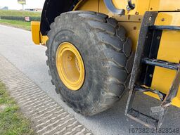 Caterpillar 966M NEW TIRES
